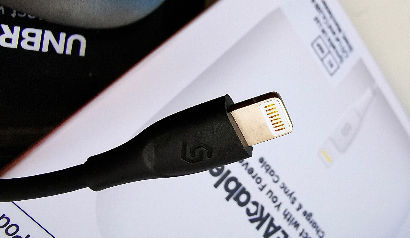Lightning kabel spiralny do Apple Carplay, 2 sztuki, certyfikat MFi,  zwijany kabel z synchronizacją danych, krótki kabel iPhone do  iPhone'a/pada/poda : : Elektronika